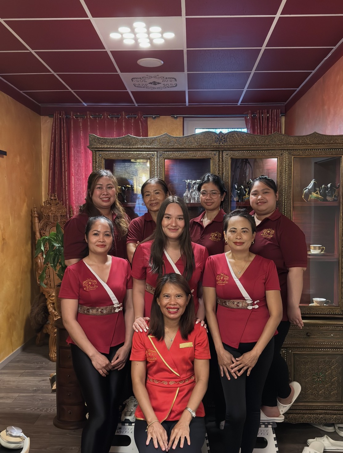Das Team von Miedie Thaimassage